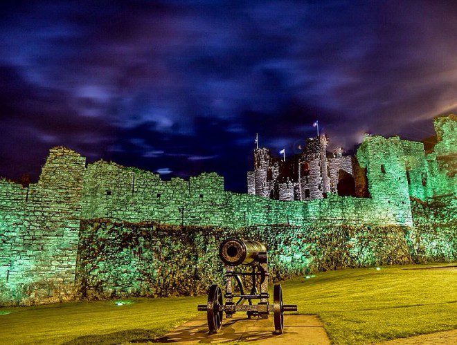 Trim Castle foto noturna. AndyMurrayPhotos