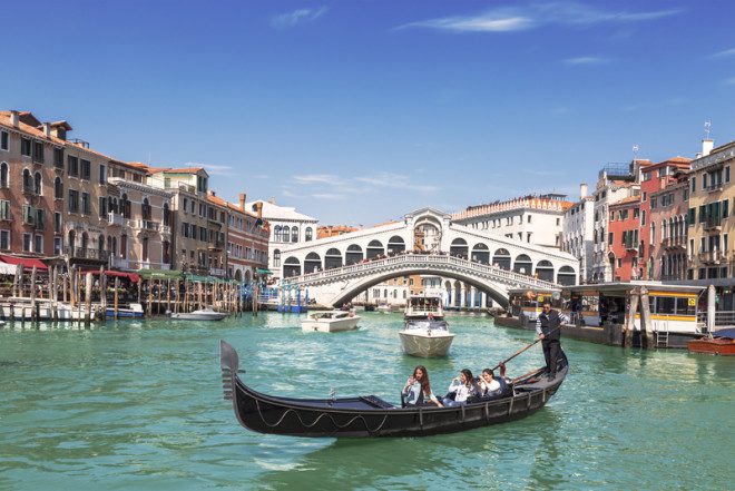 Ponte Rialto em Veneza. © Natalia Volkova | Dreamstime.com