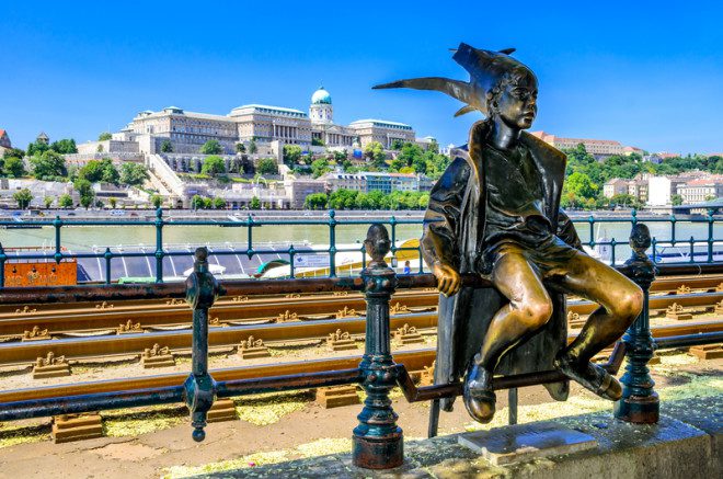 Budapeste e os spas termais. Vale incluir no roteiro Leste Europeu. Photo 51484261 © Emicristea - Dreamstime.com