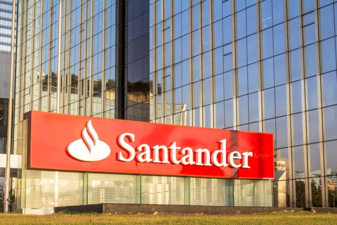 Banco Santander oferece empréstimo para fazer intercâmbio.© Alf Ribeiro | Dreamstime.com