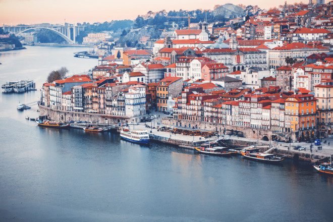 Porto é a segunda maior cidade de Portugal.© Olezzo | Dreamstime.com