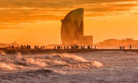 Quer curti praia? Seu destino é Barcelona