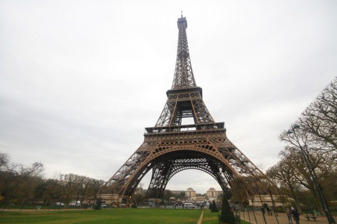 A Torre Eiffel - Paris - França Foto: Shutterstock