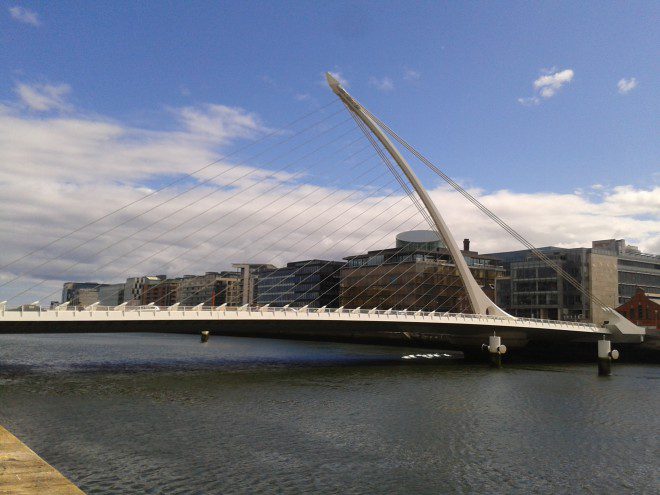Ponte Samuel Beckett em Dublin tem formato de harpa Imagem: Elizabeth Gonçalves
