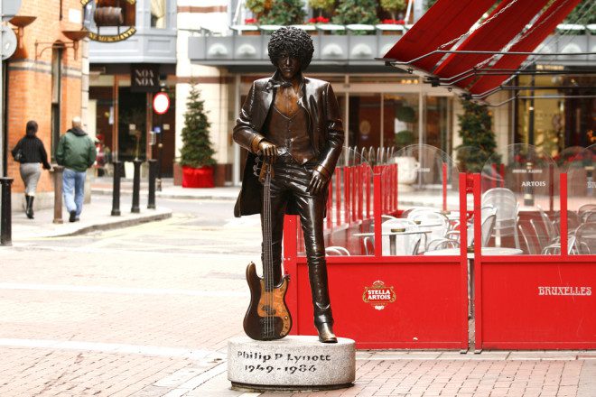 Estátua do cantor em Dublin