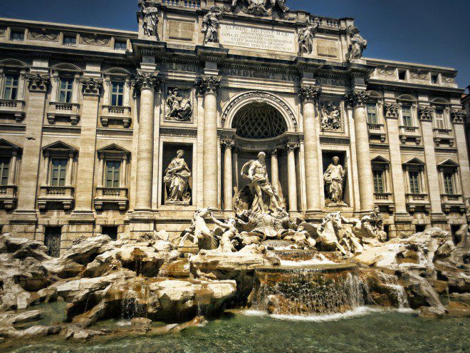 Fontana di Trevi, em Roma: país oferece ótimo sistema de saúde. Créditos: Pixabay.