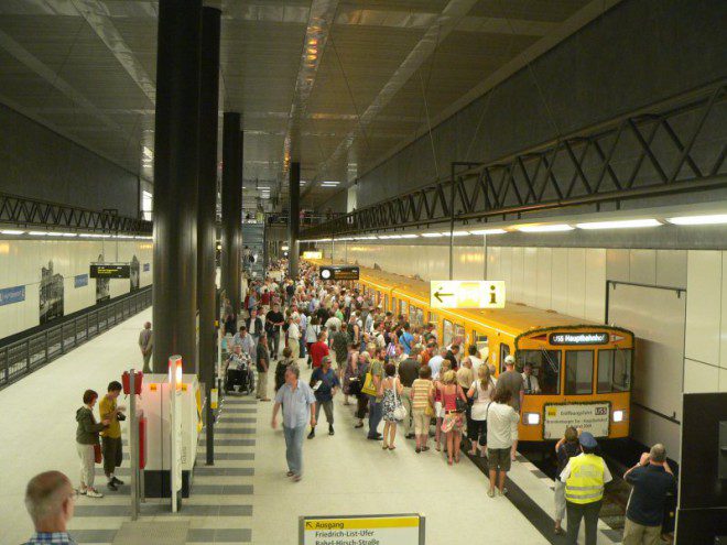 A correria para pegar o trem me custou 40 euros na Alemanha. E não adiantou eu espernear. Crédito: Rail Pictures