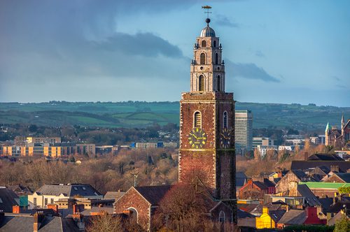 Na cidade de Cork, Irlanda, as igrejas impressionam. Foto: Shutterstock