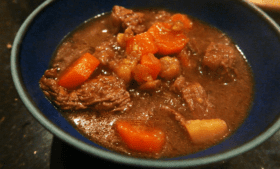 Culinária Irlandesa: Irish Stew – All That Jess#29