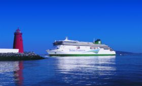 Compensa viajar de ferry da Irlanda para cidades da Europa?