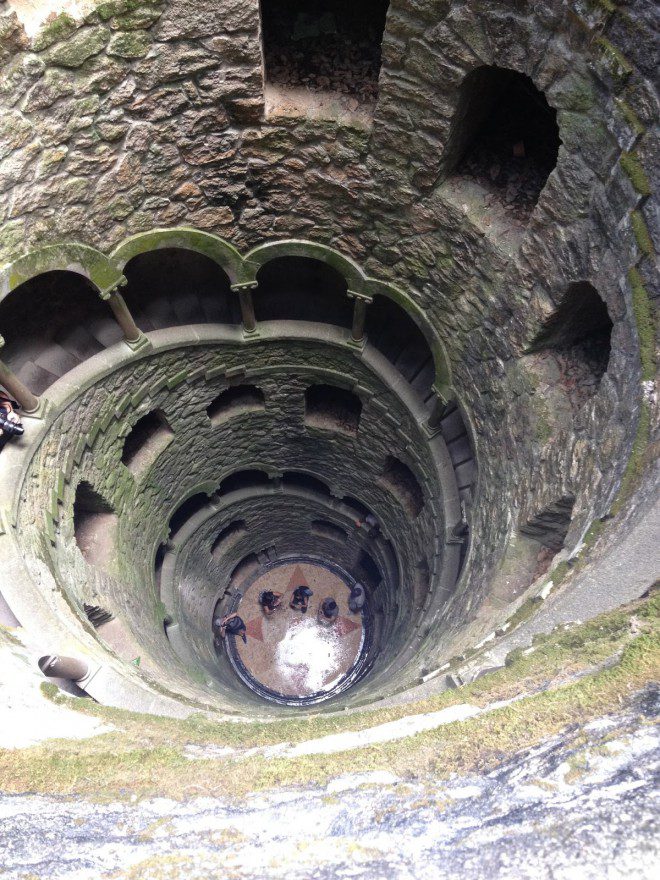 Quinta da Regaleira, em Sintra. Foto captada durante a passagem da Gabi por Portugal!