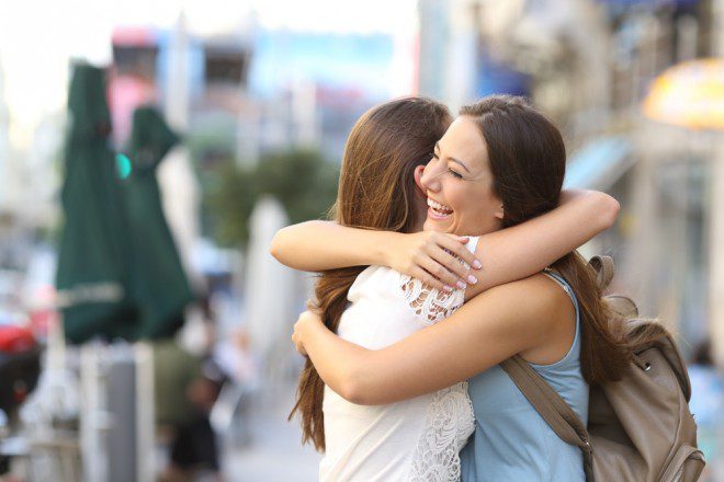 Vai um abraço ai? Créditos: shutterstock.