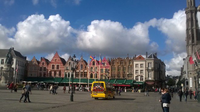 Grote Markt é a principal praça da cidade. Foto: Elizabeth Gonçalves