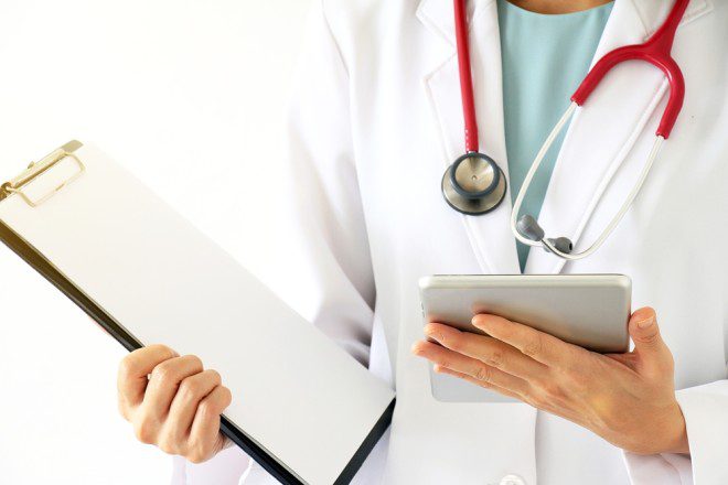 Visitar o medico para um check up pode evitar contratempos ligados à saúde. Foto: Shutterstock