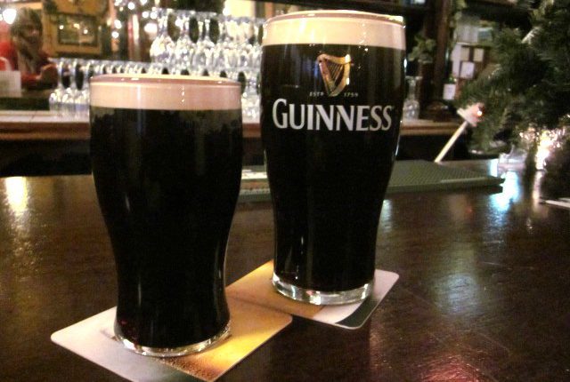 Que tal tomar uma Guinness grátis?