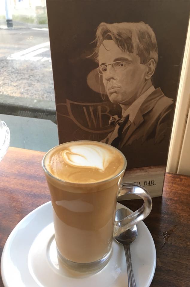 Café tem ambiente amigável e inspirador. Reprodução Facebook WB Coffee
