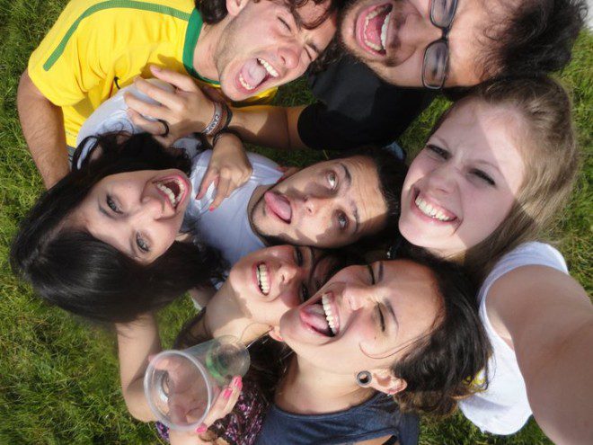 Começo de intercâmbio sempre tem muita diversão - foto tirada com amigos queridos na Oxegen, festival aqui na Irlanda.