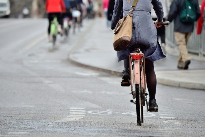 Usar bicicleta para trabalhar em Dublin é economia para trabalhadores. Foto: Shutterstock