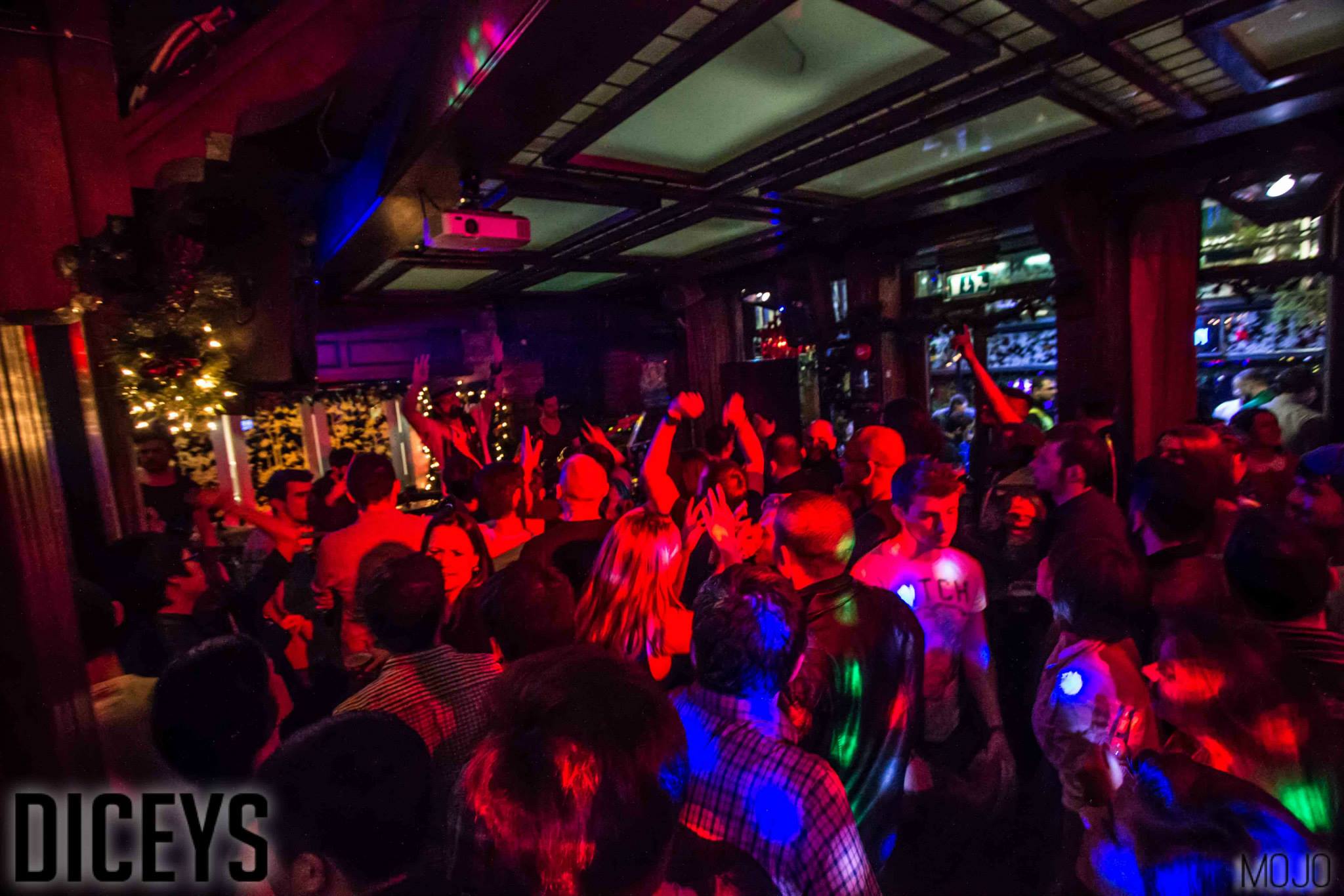 Dicey’s balada queridinha dos brasileiros reabre em Dublin edublin
