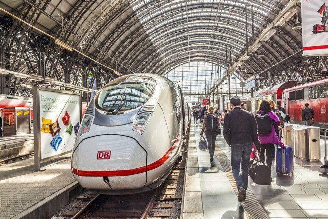 Saiba como aproveitar os mega descontos nos finais de semana na rede ferroviária Alemã. Foto: Shutterstock
