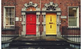 Por que as portas das casas irlandesas são coloridas?