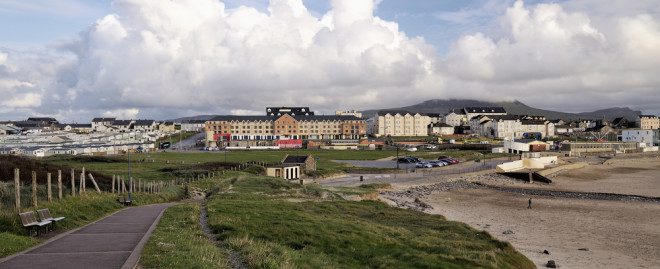 A pequena vila de Bundoran, em Donegal. Foto: Shutterstock