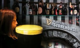 Conhecendo a fábrica da Guinness na Irlanda