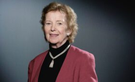 Ex-presidente da Irlanda, Mary Robinson participa do Roda Viva