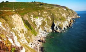 Voando de drone em Howth, na Irlanda