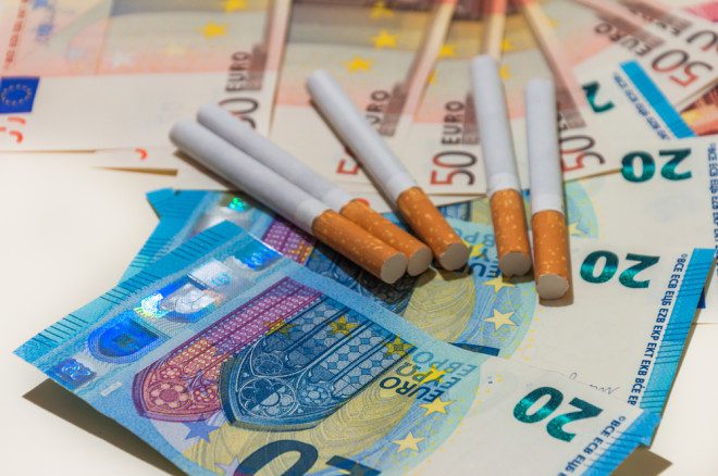 Fumar é um vício caro na irlanda. Foto: Shutterstock