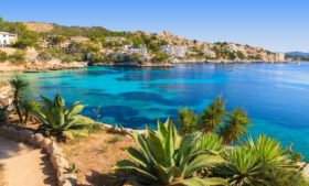 5 destinos para curtir praia e calor na Europa