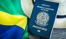 Emissão de passaporte brasileiro é suspensa no Brasil
