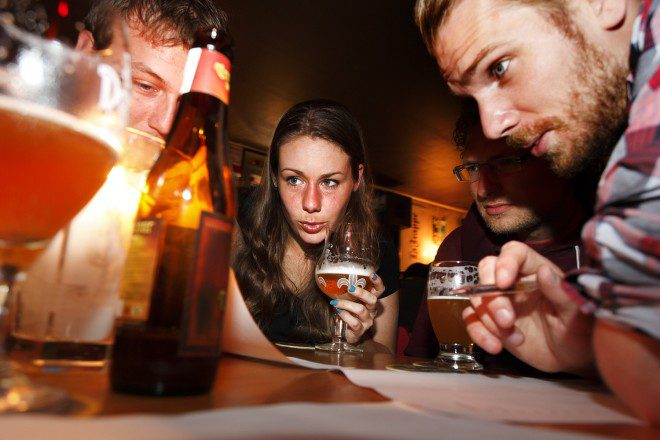 Pub quizzes testam conhecimentos em diversas áreas. Foto: Quizz Night