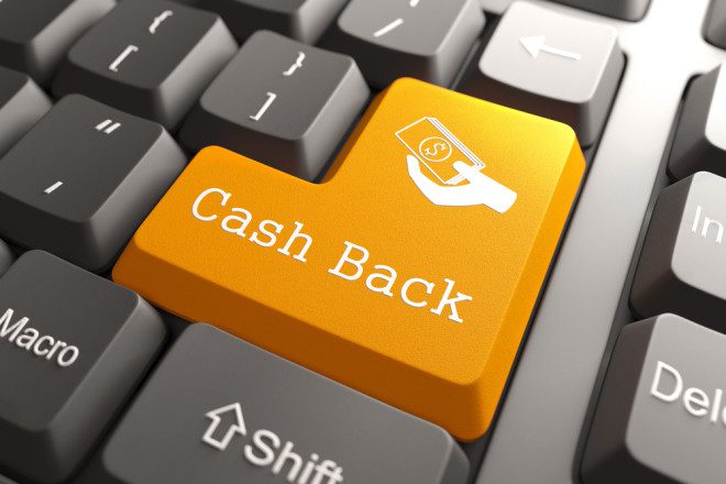 Opção cash back facilita a vida do consumidor. Imagem: tashatuvango | Depositphotos
