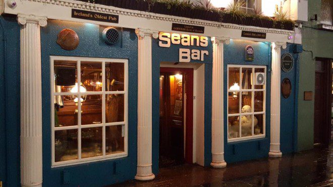 o Sean’s Bar, o bar mais antigo da Europa, foi criado no ano de 900, em Athlone. Reprodução site Sean’s Bar.