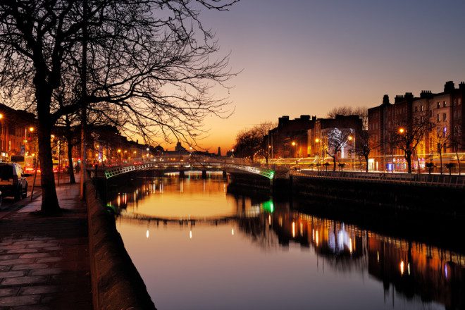 O Rio Liffey é um dos pontos mais fotografados na Irlanda. © Bartkowski | Dreamstime.com