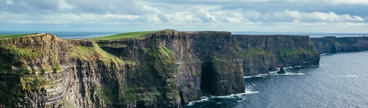 Conheça as lindas paisagens dos Cliffs of Moher na Irlanda