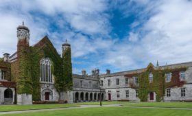 Galway também oferece excelentes universidades?