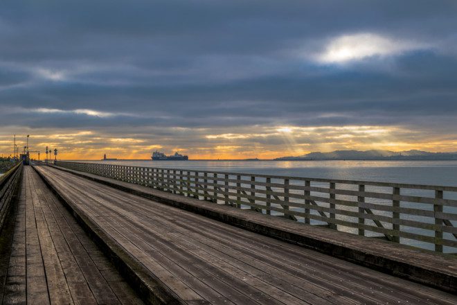 Ponte localizada na baía de Dublin, acesso à Bull Island. Foto: Katanikradoslav/Dreamstime