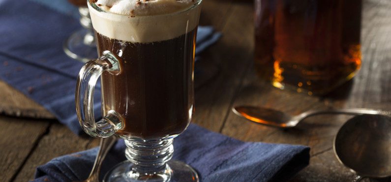 Irish Coffee: como surgiu o tradicional café da Irlanda