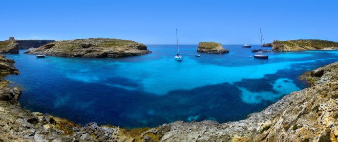 Lagoa Azul, ou Blue lagoon, na ilha de Comino, em Malta. Foto: Mikael Damkier/Dreamstime 