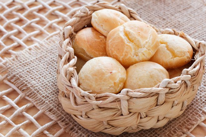 Vontade de fazer um pão de queijo? Lojas brasileiras em Dublin vendem a massa para o preparo. Foto: Iuliia Timofeeva/Dreamstime