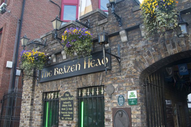 O pub mais antigo de Dublin é o Brazen Head, que esta aberta desde de 1178.@ Steve Smith | Dreamstime