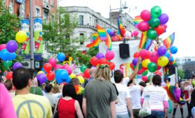 Universidade de Cork lança curso sobre história LGBTQ+ na Irlanda