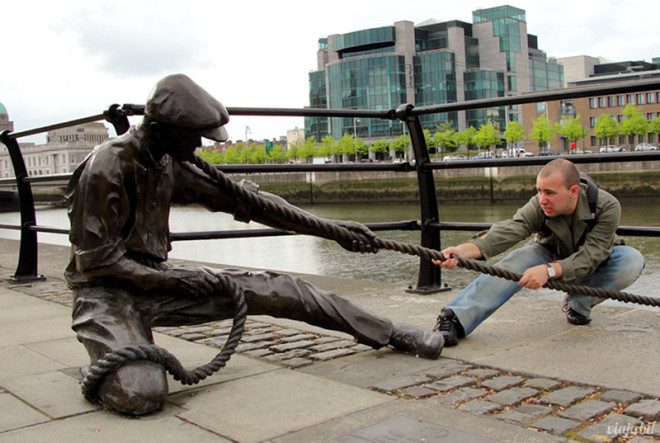 Eu careca esem barba em Dublin, na Irlanda, um dos destinos perfeitos para gays na Europa - Foto: Viaja Bi!