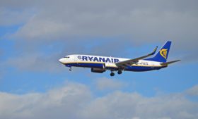 Brasileira relata desespero após despressurização em voo da Ryanair