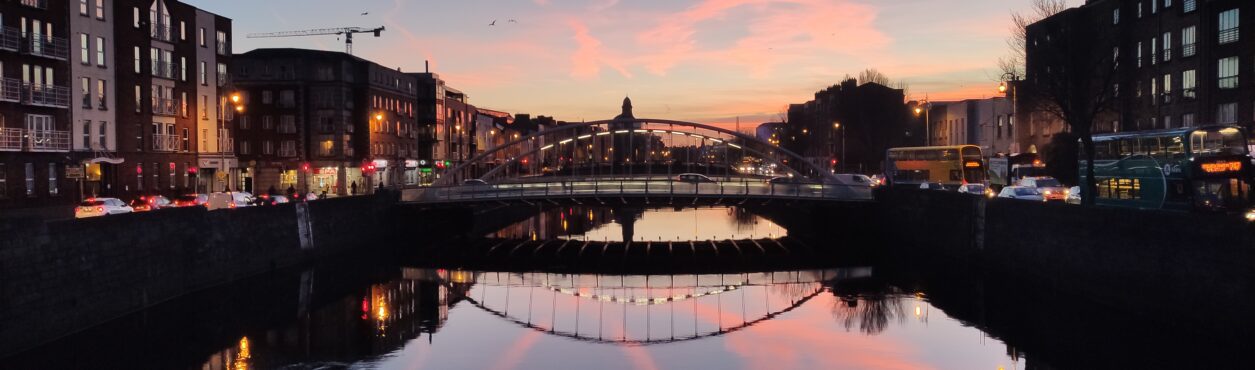 Conheça o Rio Liffey, um dos cartões-postais de Dublin