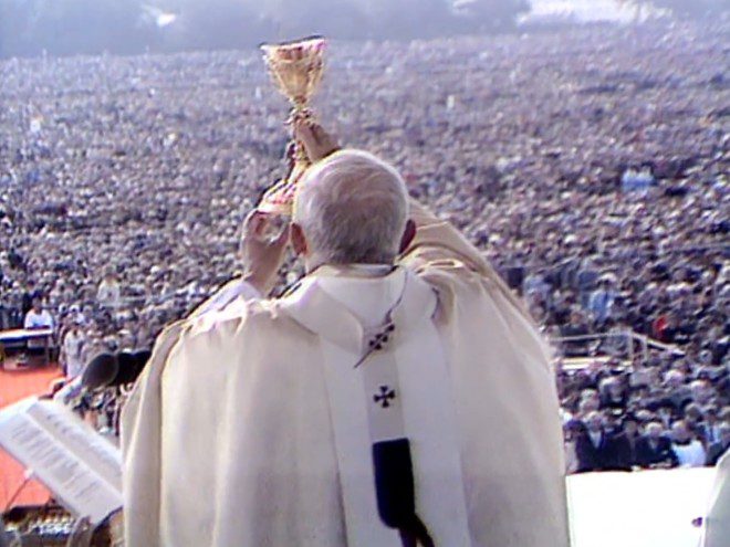 Missa no Phoenix Park celebrada pelo papa João Paulo II reuniu cerca de 1,3 milhão de pessoas no dia 29 de setembro de 1979. Foto: Reprodução/RTE