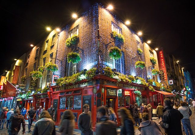 Temple Bar, um dos locais mais divertidos de Dublin. Foto: Skitterphoto|Pixabay.