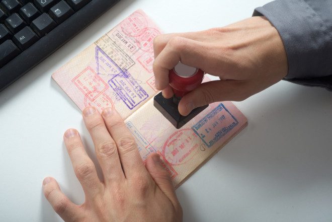 Imigrantes com Stamp 3 perdem oportunidades de trabalho. Foto: Omur12 | Dreamstime